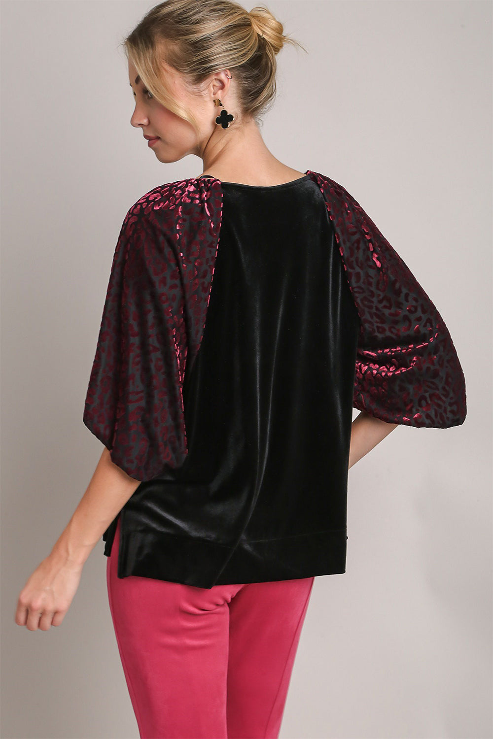 Umgee Round Neck Leopard Balloon Sleeve Velvet Top