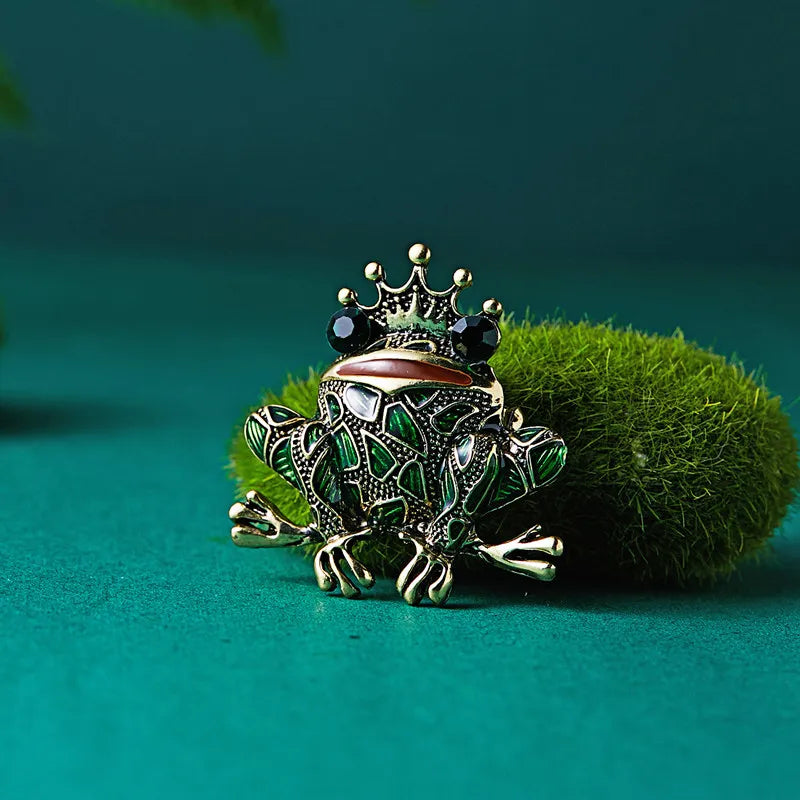 New Cute Green Frog Brooch Pins For Women Kids Fashion Crystal Rhinestone Enamel Animal Badge Men Friendship Party Jewelry Gifts