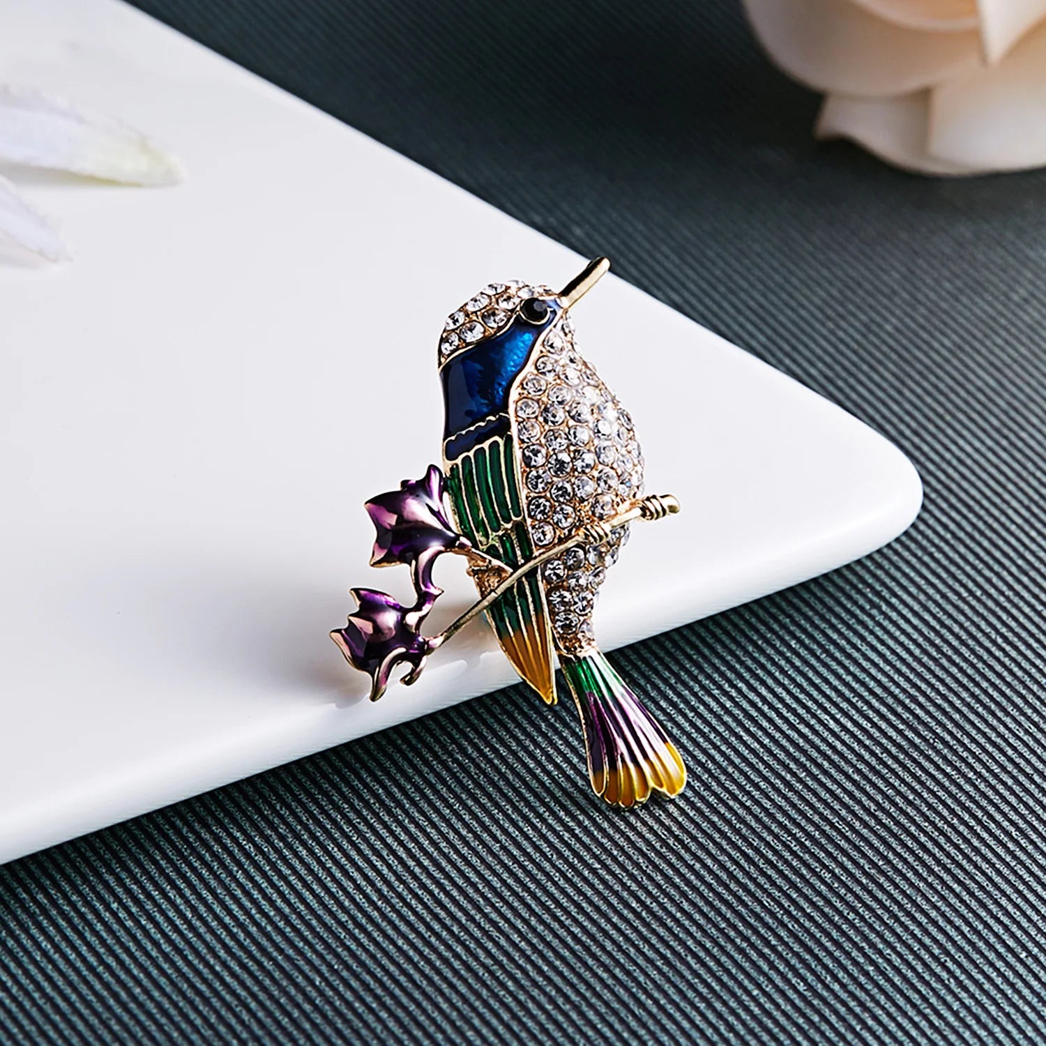 31 Styles Women Fashion Rhinestone Enamel Bird Brooch Cute Vivid Flying Fledgling Animal Brooch Scarf Dress Coat Lapel Pins Gift