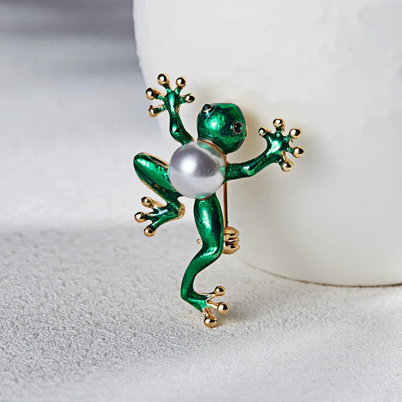 New Cute Green Frog Brooch Pins For Women Kids Fashion Crystal Rhinestone Enamel Animal Badge Men Friendship Party Jewelry Gifts