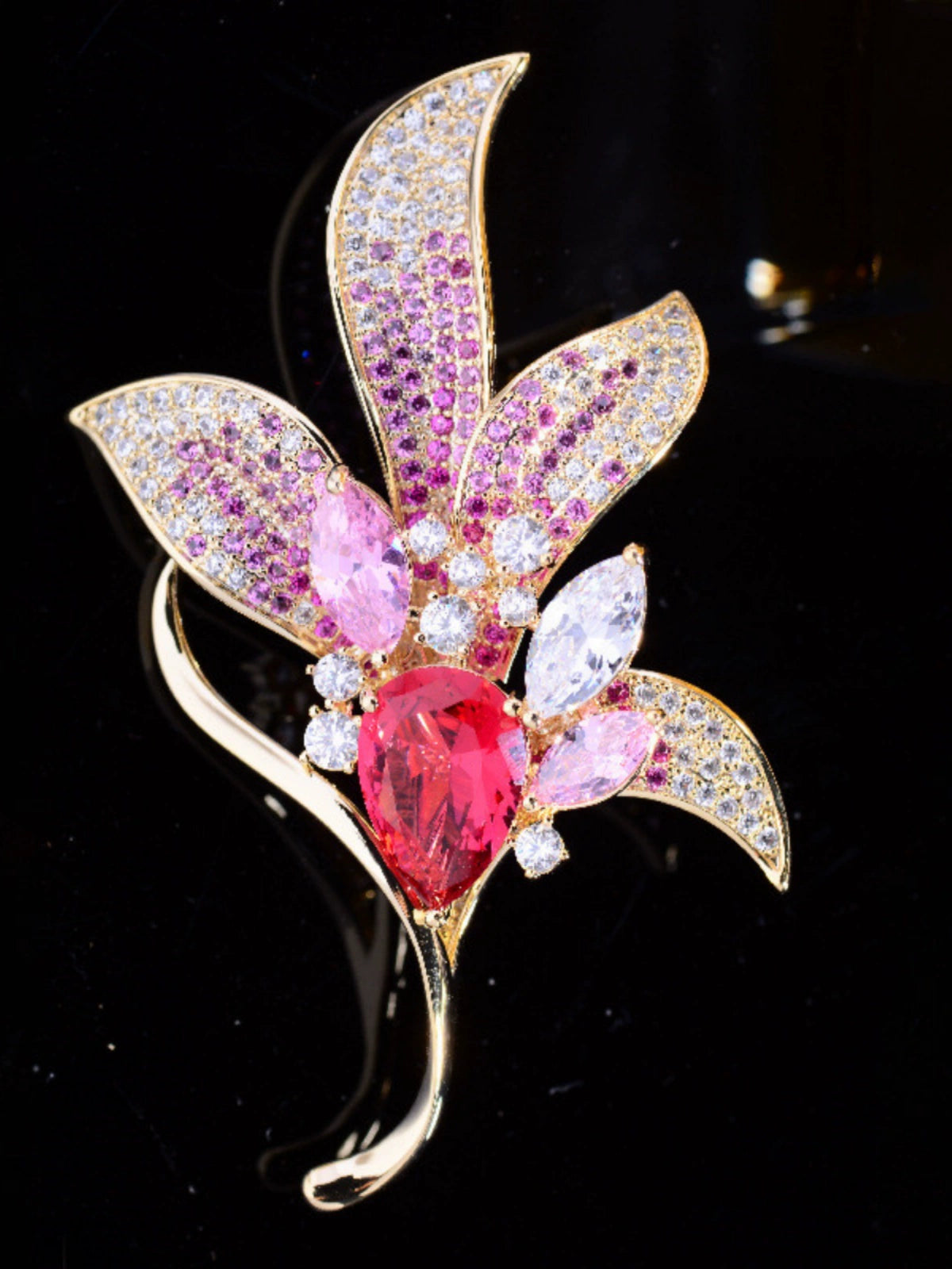 Korean Style Micro Inlaid Zircon Flower Corsage Fashion New Suit Coat Pin Accessories Elegant Magnolia Brooch for Women