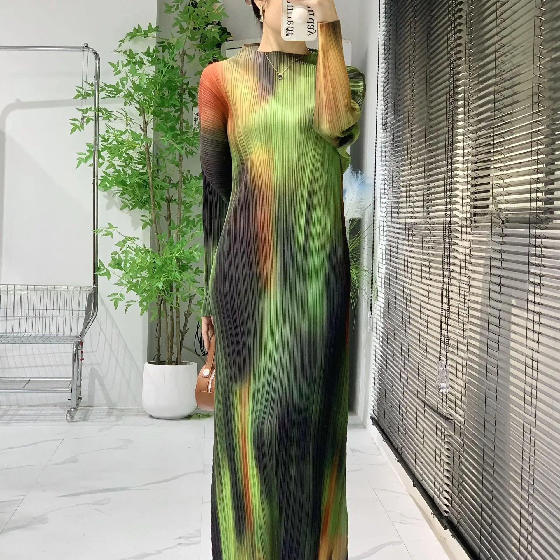 High-end Miyake Pleated Dress Women's Mid-length 2024 Spring and Summer New Gradient Color Smudged Luxury High-end Skirt