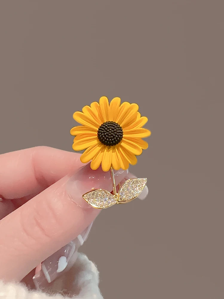 Cute Sunflower Sweater Brooches High-Grade Flower Coat Pin Accessories Women's Luxury Suit Corsage Neckline Jewelry Ornament