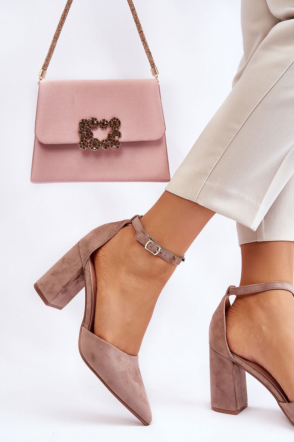 Block heel pumps Step in style